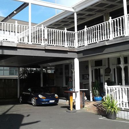 Shooters Saloon Hotel & Cabins Auckland Exterior foto